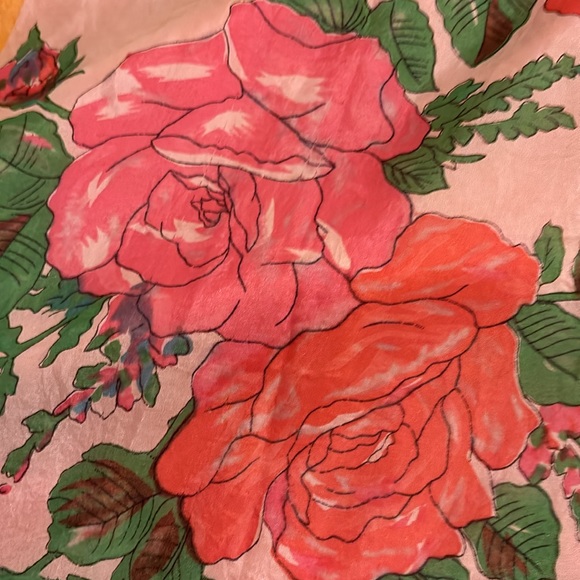 Vintage “Miss Pat” rolled edge silk blend made in Japan rose floral design scarf - Picture 2 of 11